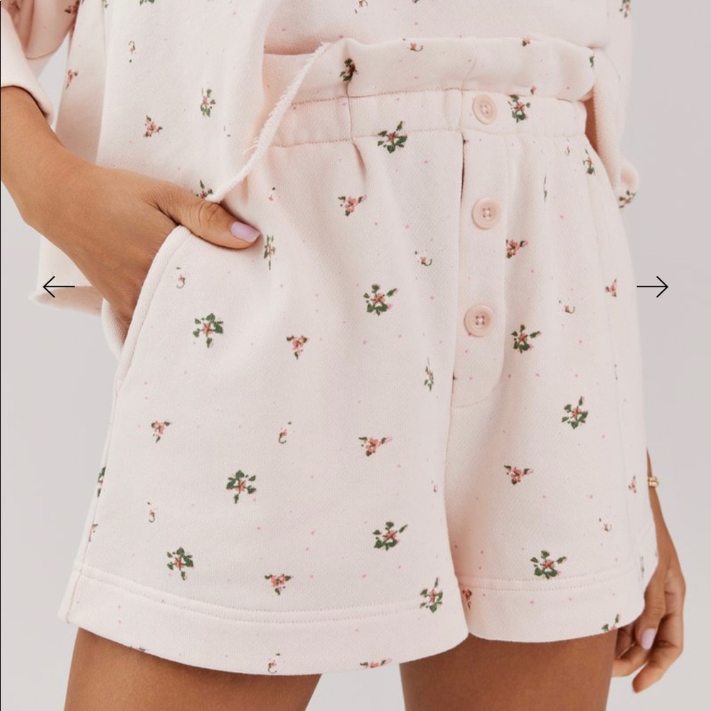 Something navy hazel sweatshorts in floral print